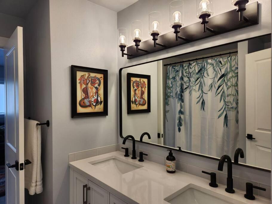 Spacious House In Federay Way, Wa - Close To Everything! Federal Way Εξωτερικό φωτογραφία